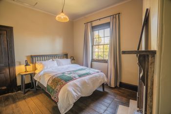 Hill End Historic Cottages - Whitsundays Accommodation 3
