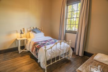 Hill End Historic Cottages - Whitsundays Accommodation 4
