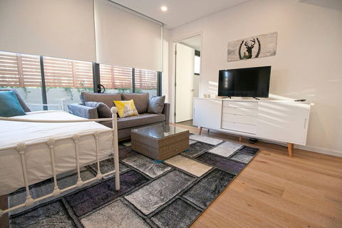 F03-darling Harbour 1 BDR APT - Whitsundays Accommodation 1