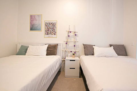 F03-darling Harbour 1 BDR APT - Whitsundays Accommodation 2