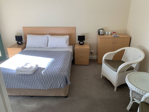 Settlers Hotel York - Whitsundays Accommodation 4