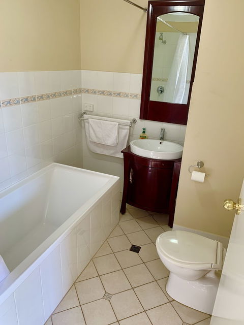 Settlers Hotel York - Whitsundays Accommodation 6