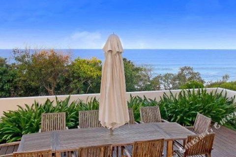 R & W Noosa Holidays 19 The Esplanade - Whitsundays Accommodation 1