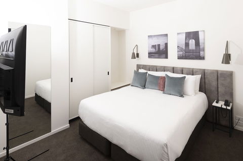 R Hotel Geelong - Whitsundays Accommodation 6