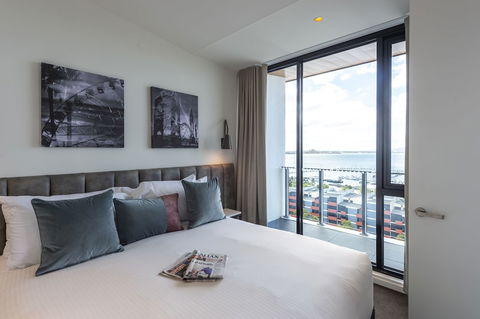 R Hotel Geelong - Whitsundays Accommodation 3