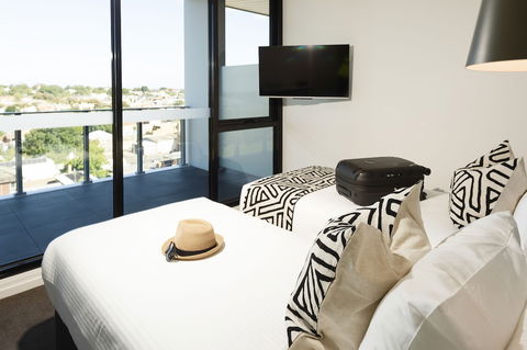 R Hotel Geelong - Whitsundays Accommodation 2