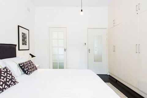 The Double Bay Executive Apartment - Whitsundays Accommodation 2