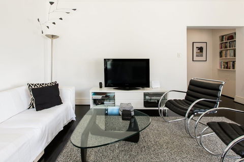 The Double Bay Executive Apartment - Whitsundays Accommodation 6
