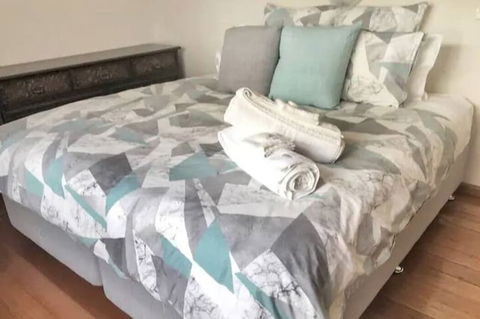 Home Near Shops & Beach - Whitsundays Accommodation 1