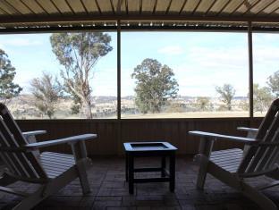 Waterfall Way Accommodation - Whitsundays Accommodation 1