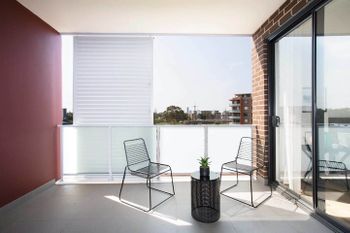 Designer Executive Apartment + Parking Near Train - Whitsundays Accommodation 3