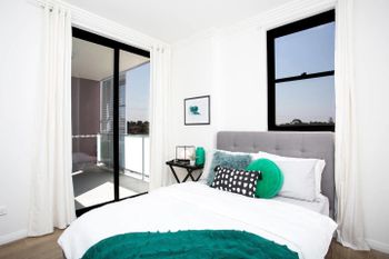 Designer Executive Apartment + Parking Near Train - Whitsundays Accommodation 2