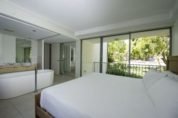 Blue On Blue Apartment 811 - Whitsundays Accommodation 0
