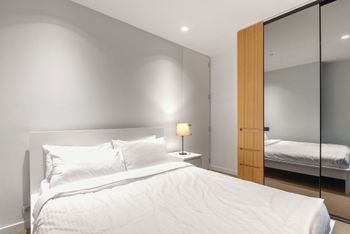 Light Tower Apartment - Whitsundays Accommodation 4