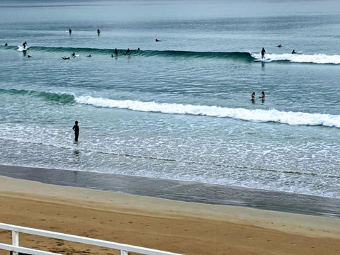 Alices Palace 2 Minute Walk To Lifeguard Patrolled Surf Beach - Whitsundays Accommodation 2