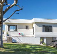 Toms Beach House - Whitsundays Accommodation