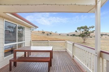 Serenity By The Sea - Whitsundays Accommodation 4
