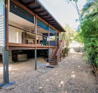 Modern 3 Bedroom Treehouse - Whitsundays Accommodation