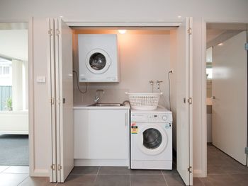 Boat Harbour Holiday 10 Noamunga Street - Whitsundays Accommodation 3