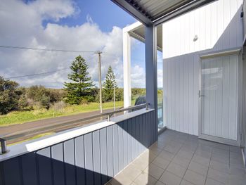 Boat Harbour Holiday 10 Noamunga Street - Whitsundays Accommodation 1