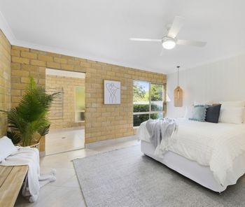 BEACHSIDE HIDEAWAY BONNY HILLS - Whitsundays Accommodation 1