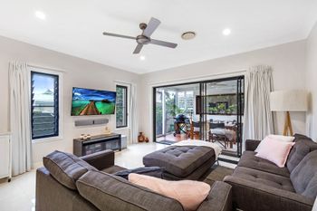 Paradise At The Point - Whitsundays Accommodation 0