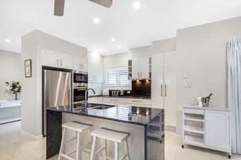 Paradise At The Point - Whitsundays Accommodation 2