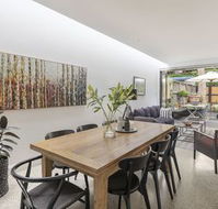 Stunning Executive Home in Glebe - Whitsundays Accommodation
