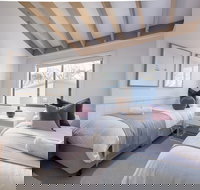 Discobulous 7 - Whitsundays Accommodation