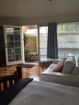 Nutgrove Beach Studio Apartment - Whitsundays Accommodation 1