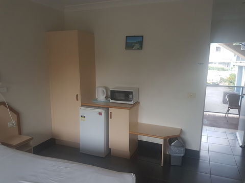 Jopen Cafe & Motel - Whitsundays Accommodation 3