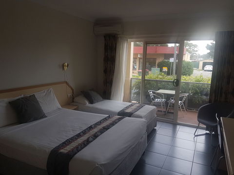 Jopen Cafe & Motel - Whitsundays Accommodation 6