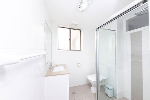 Hibiscus Court Unit 4 - Whitsundays Accommodation 2