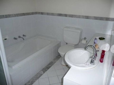 Absolute Luxury In The East End Of Adelaide Apartment - Whitsundays Accommodation 3