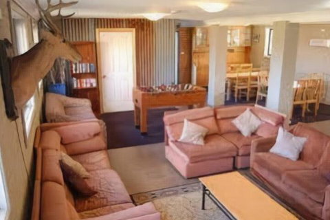 East Lake Travellers Lodge - Whitsundays Accommodation 2