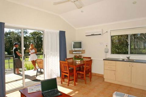 Port Stephens Koala Sanctuary - Whitsundays Accommodation 4