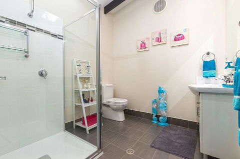 Magical Tomakin Getaway - Whitsundays Accommodation 6