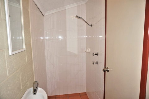 Osprey Holiday Village Unit 123 - Whitsundays Accommodation 5