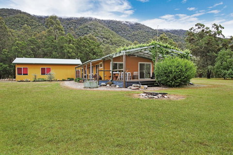 Feathertop Views And Dorm - Whitsundays Accommodation 2