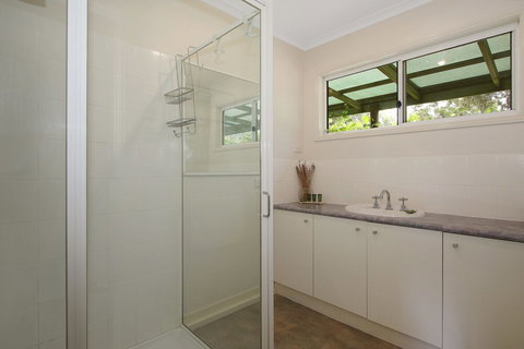 Feathertop Views And Dorm - Whitsundays Accommodation 3