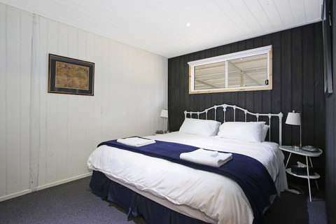 Feathertop Views And Dorm - Whitsundays Accommodation 5