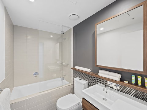 Lucid Living Brisbane - Whitsundays Accommodation 4