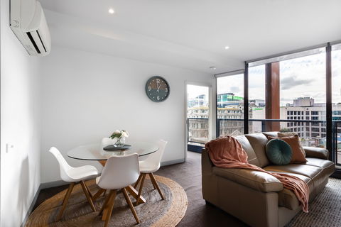 Ella, 1BDR Melbourne Apartment - Whitsundays Accommodation 1