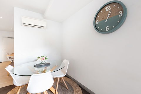 Ella, 1BDR Melbourne Apartment - Whitsundays Accommodation 4