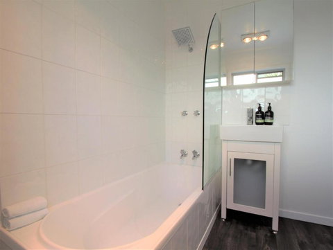 Horlock House - Whitsundays Accommodation 2