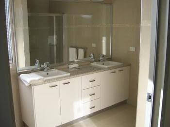 Harbour Views - Whitsundays Accommodation 1