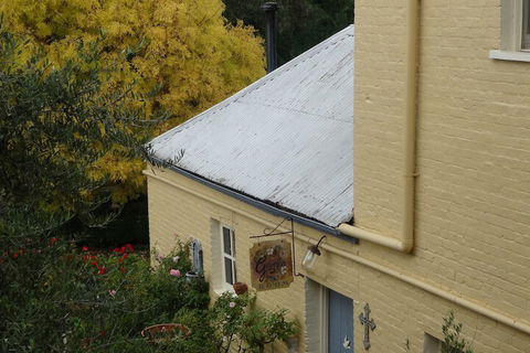 The Globe Inn - Whitsundays Accommodation 1