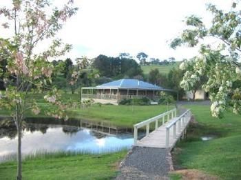 Buttercup Cottage & Private Apartment - Whitsundays Accommodation 0