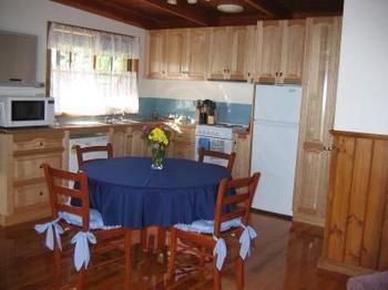 Buttercup Cottage & Private Apartment - Whitsundays Accommodation 6