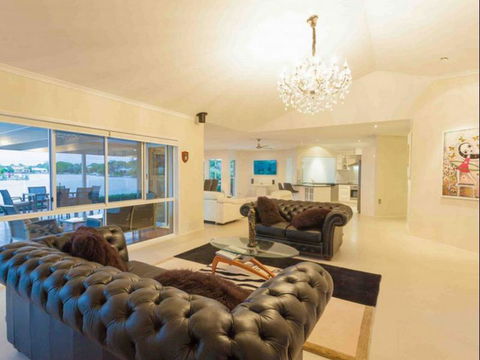 15 Shorehaven Drive Apartments - Whitsundays Accommodation 4